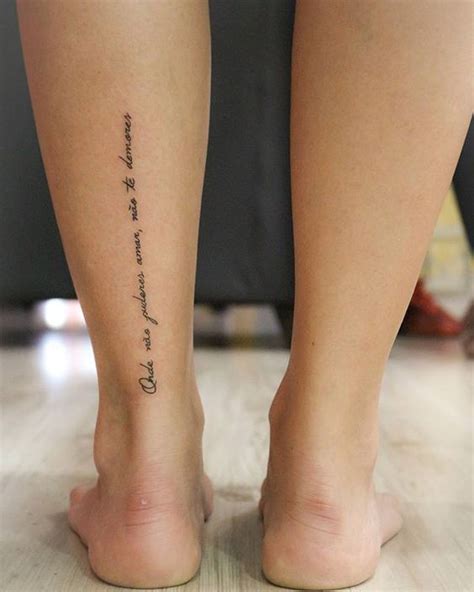 Tatuagem Feminina Frases Na Panturrilha Vem Comigo Saber Todos Os