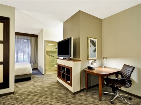 Modern Hotel Near Tampa Airport | Hyatt Place Tampa Airport/Westshore