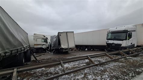 Śmiertelny wypadek na autostradzie A4 na Dolnym Śląsku Zderzyło się 7