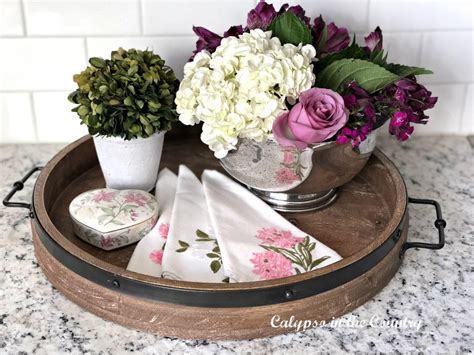 How To Decorate With Round Trays Simple Tips And Photos Calypso In