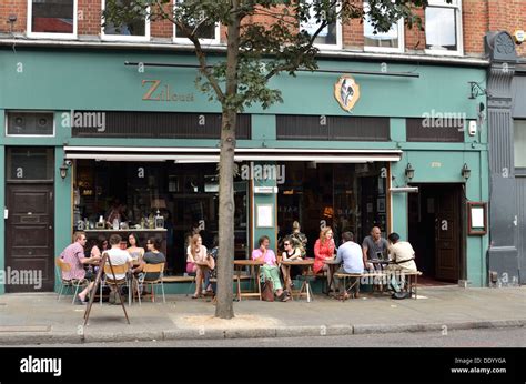 Islington upper street london hi-res stock photography and images - Alamy