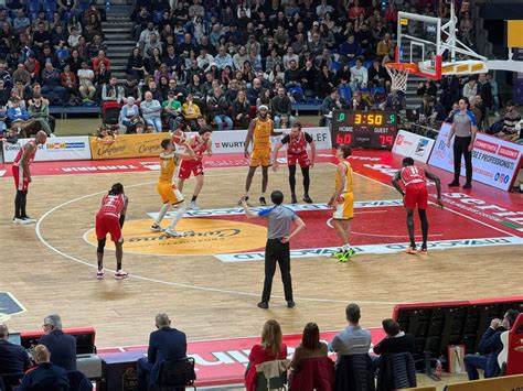 Basket VL Troppo Brutta Per Essere Vera Reggio Emilia Passeggia A