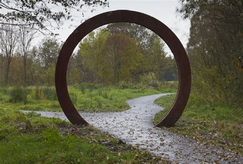 38 Eye-Catching Moon Gate Designs For Your Garden • Insteading