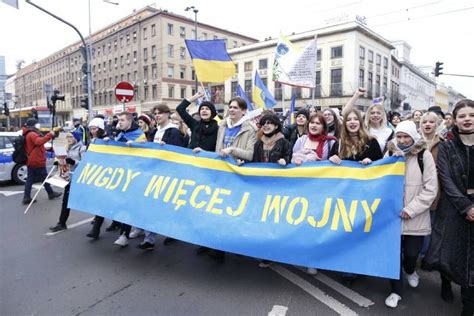 Rocznica Wybuchu Wojny W Ukrainie Tak Wygl Da A Warszawa Po