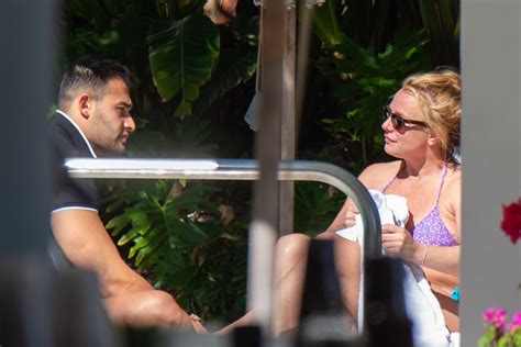 Britney Spears Sexy Bikini In Miami Photos The Fappening