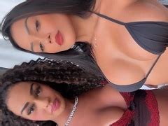 Karlyane Menezes Pelada Mamando A Amiga Trans E Se Exibindo Videos