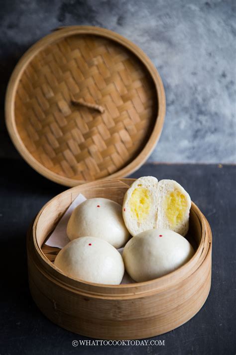 Soft Fluffy Steamed Custard Buns Nai Wong Bao 奶黄包