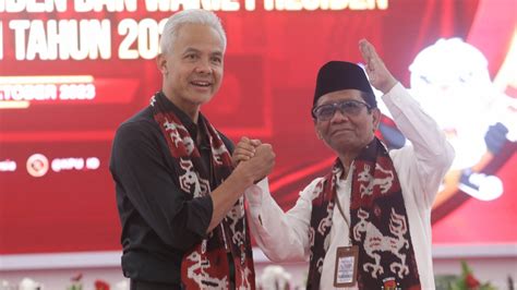 Ganjar Pranowo Mahfud MD Daftar Capres Cawapres Di KPU Vlix Id