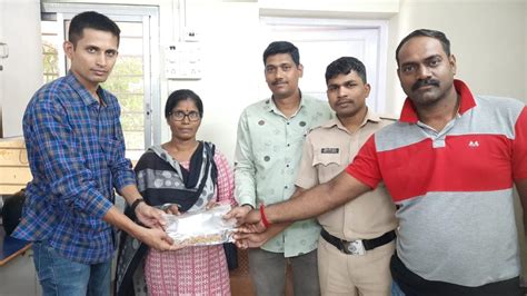 Mumbai Dindoshi Police Recovers Gold Jewellery Worth Rs Lakh From Rats