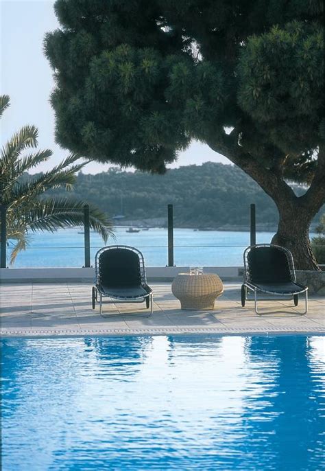 Vouliagmeni Suites****