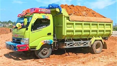 Dump Truk Hino Dutro Vs Isuzu Elf Bongkar Muatan Tanah Timbunan Full