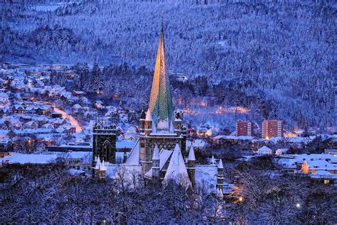 Trondheim on a snowy winter day | Bjorn Free