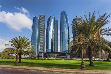 Abu Dhabi Skyscrapers And Iconic Sights Tour: Triphobo