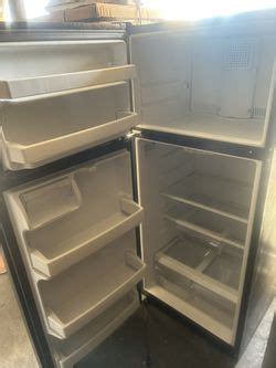 NICE CLEAN 18 Cu Ft Black GE Refrigerator 230 Delivered Installed 180