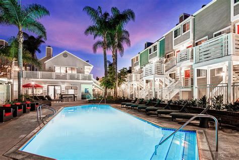 Huntington Breakers Rentals - Huntington Beach, CA | Apartments.com