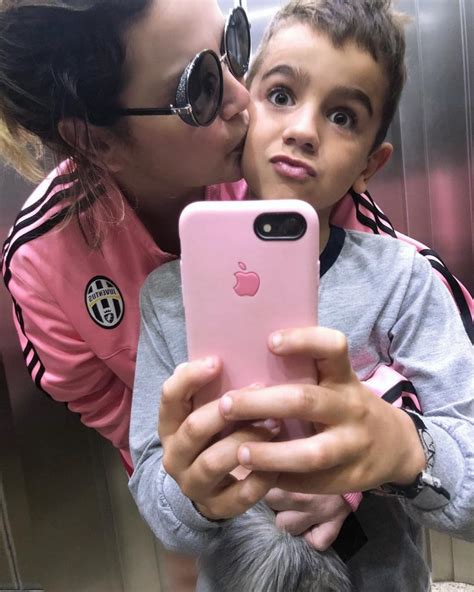 Holofote J Viu O Talento Para O Futebol Do Filho Mais Novo De Katia