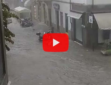 Meteo Cronaca Diretta Video Grosseto Nubifragio A Follonica Citt