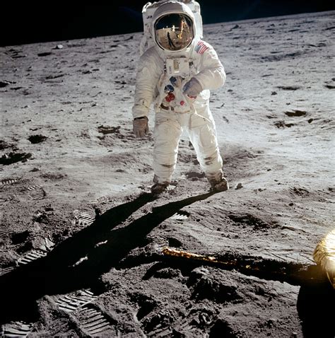 La Photo De Neil Armstrong Sur La Lune Que Buzz Aldrin Na Jamais Prise