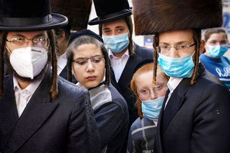 Orthodox Jews Roman Catholics Sue Nyc Over Cuomos Coronavirus