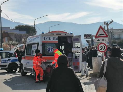 Cellole Incidente Allincrocio Tra Via Cimabue E Via Leonardo