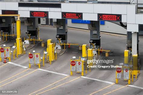 Detroit Windsor Tunnel Photos and Premium High Res Pictures - Getty Images