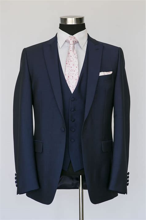 Slim Fit Lounge Suit Hire at Windsor Formal Hire | Windsor Formal Hire