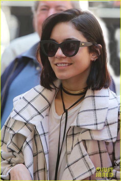 Vanessa Hudgens Says Love Comes First Doesn T See People As Gay Or Straight Photo 3354355
