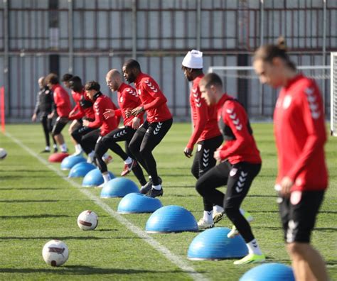 O Oyuncular Tak Mdan Ayr Al T Samsunspor Da Aykur Rizespor