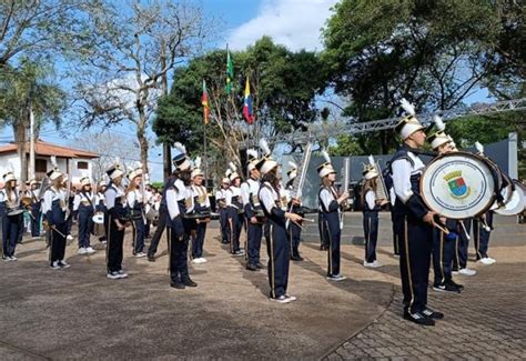 Desfile Cívico Marca Os 200 Anos Da Independência Do Brasil Em Rodeio