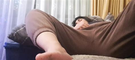 Putting Your Fingers Deep Into The Vagina Is Wet Porn Da Xhamster