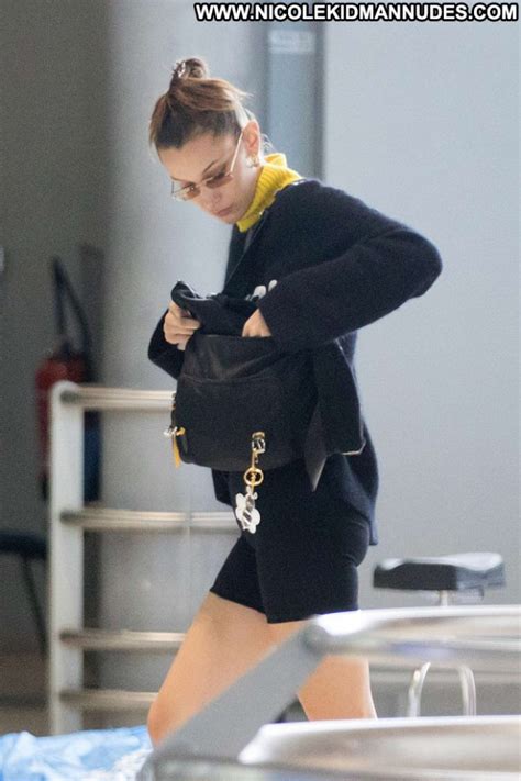 Bella Hadid No Source Beautiful Babe Posing Hot Paris Paparazzi