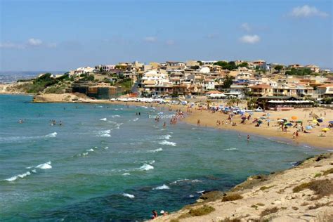 Cava Aliga sandy beach | A sandy beach in Ragusa area