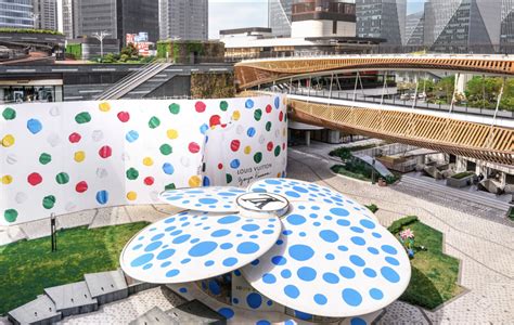 Louis Vuitton Yayoi Kusama Pop Up Installation Taikoo Li Qiantan