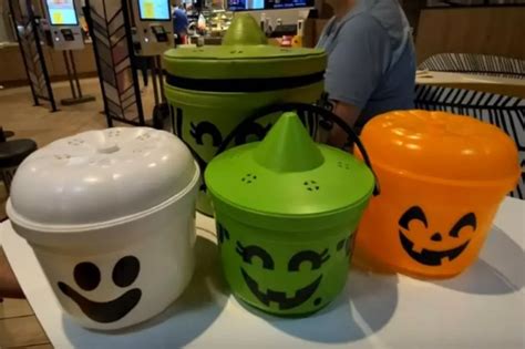 Mcdonalds Is Bringing Back The Halloween Bucket Happy Meal