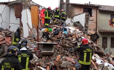 Roma Prima L Esplosione E Poi Il Crollo Della Palazzina Possibile