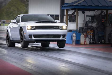 Dodge Rolls Out Final “Last Call” Model: a 1,025-Hp Challenger SRT ...