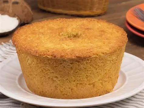 Como fazer bolo de mandioca simples e fácil de fazer Receita