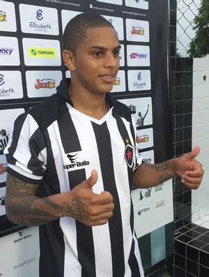 Botafogo Pb Apresenta O Atacante Do Elenco Para A Temporada