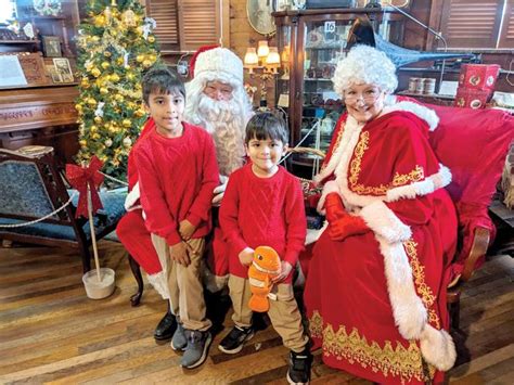 Santa Spreads Christmas Cheer At Linden Museum News For Fenton