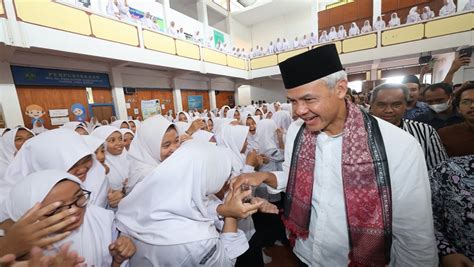 Ganjar Pranowo Unggul Dari Prabowo Subianto Dan Anies Baswedan Ini