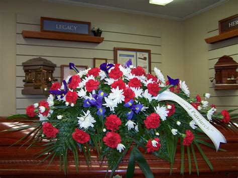 3-6txtV Red, White and Blue Casket Spray | Blumen Luneas......the Perfect way to say "I Care"