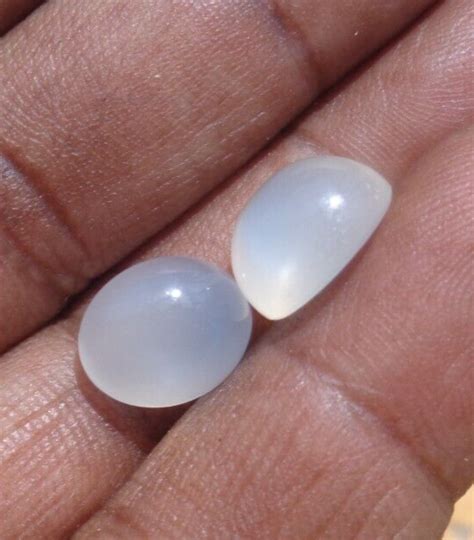 8 15 Cts 100 NATURAL PAIR WHITE OVAL MOONSTONE 11 X 9 MM SILKY LOOSE