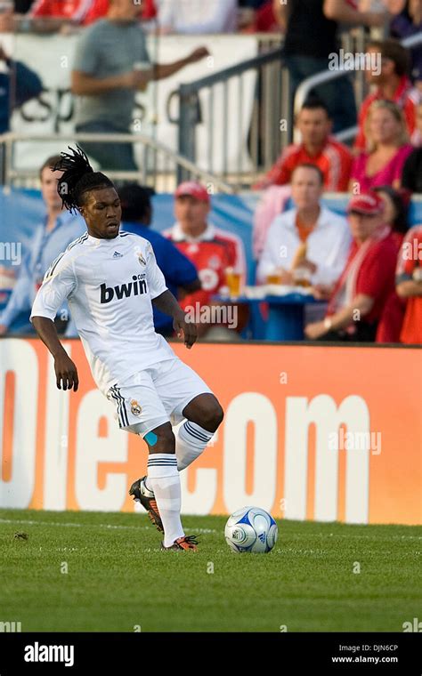 Royston drenthe real madrid hi-res stock photography and images - Alamy