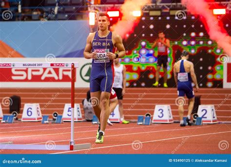 Atletismo Mihail Dudas Heptathlon Del Hombre Obstáculos De Los 60m