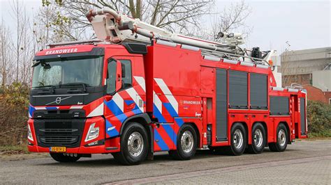 Deze Ziegler Volvo FM 10x4 Brandweerauto Blust 115 Meter Ver