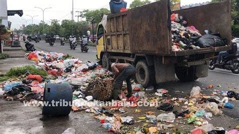 Foto Ada Titik Tempat Pembuangan Sampah Ilegal Di Pekanbaru