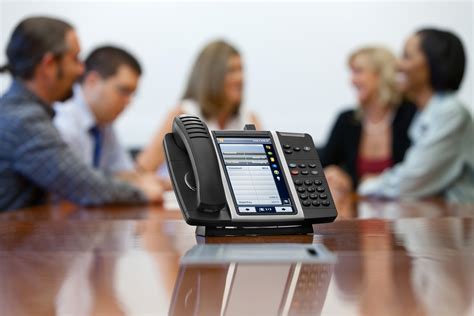 VoIP: Hardphone vs. Softphone - EIT Networks