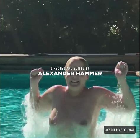 AMY SCHUMER Nude AZNude