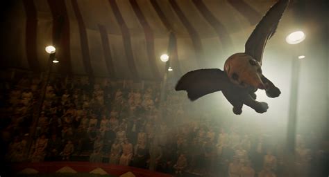 Dumbo Review Tim Burtons Disney Remake Barely Gets Off The Ground