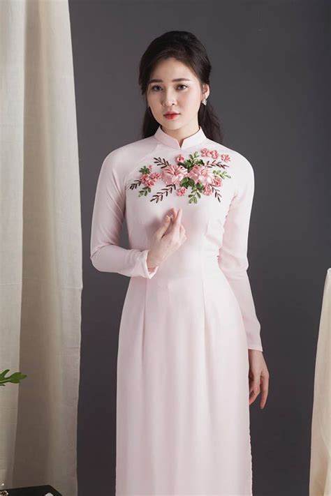 Không cần sexy hot girl Đà Nẵng vẫn cuốn hút bất ngờ với áo dài xuân
